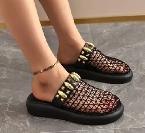 Ladies slippers 